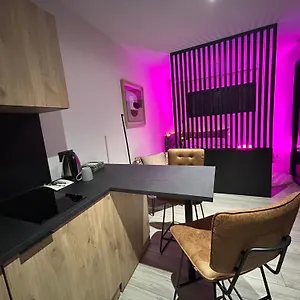 Maison Auguste Homestay Meyzieu